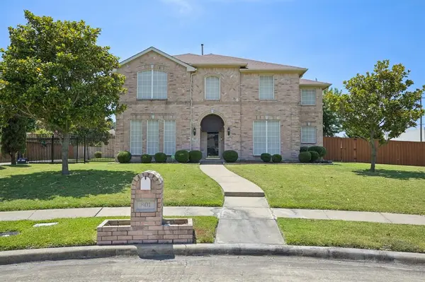801 Lakedale Court, Mesquite, TX 75181