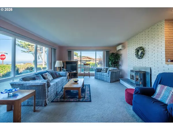 Bandon, OR 97411,615 JACKSON AVE SW