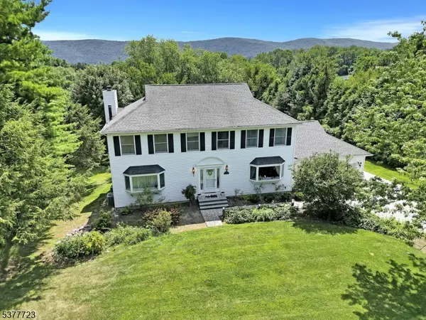 12 E Gate Dr, Vernon Twp., NJ 07418