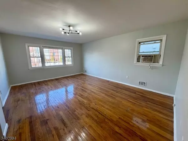 Newark City, NJ 07112,188 Fabyan Pl