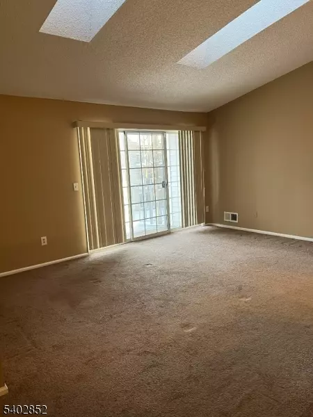 Mahwah Twp., NJ 07430,611 Lilac Ln