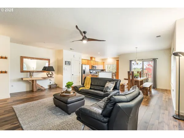 Hillsboro, OR 97006,670 NE ADWICK DR