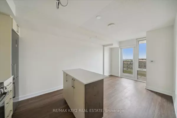 Toronto C06, ON M3H 0E2,38 Monte Kwinter CT #1008