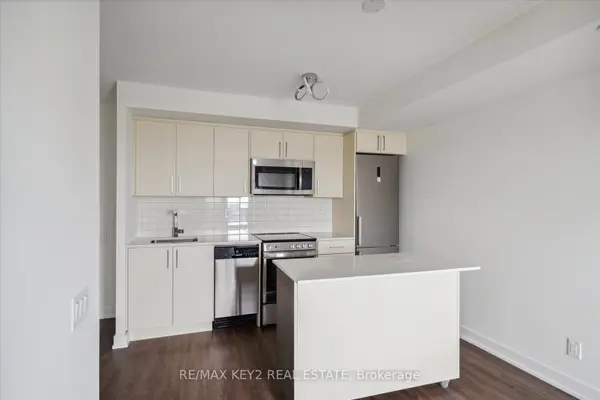 Toronto C06, ON M3H 0E2,38 Monte Kwinter CT #1008