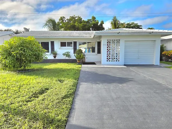 8406 NW 57th Ct, Tamarac, FL 33321