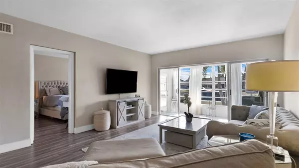 Fort Lauderdale, FL 33315,1100 SW 12th St #109