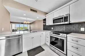 Davie, FL 33324,1520 Whitehall Dr #405