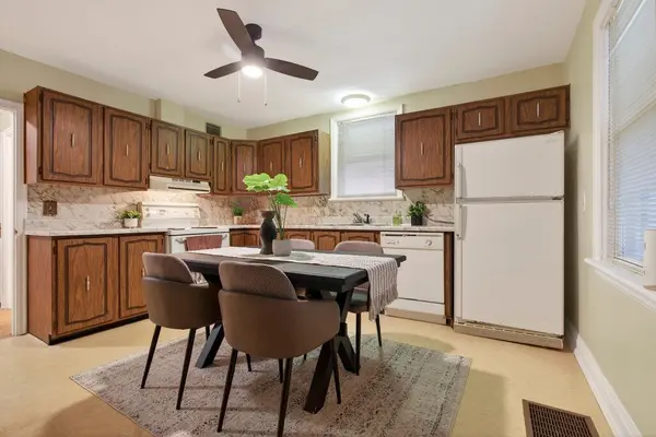 48 Crosthwaite AVE S, Hamilton, ON L8K 2V1