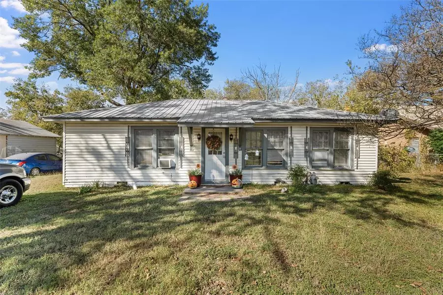 403 N 5th Street, Wortham, TX 76693