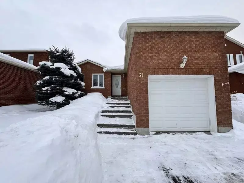 51 Mcdougall DR #UPPER, Barrie, ON L4N 7H7