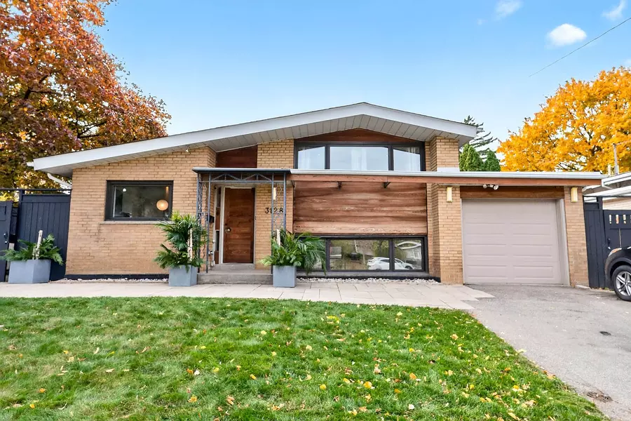 3128 Constitution BLVD, Mississauga, ON L4Y 2Z3