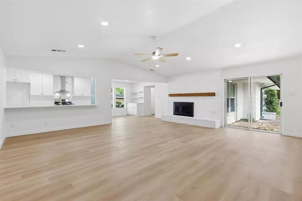 Dallas, TX 75232,5940 Hunters View Lane