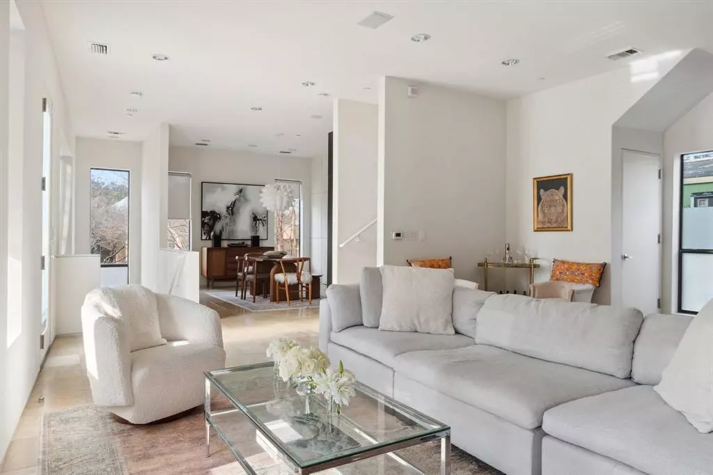 Dallas, TX 75204,4302 Deere Street #A