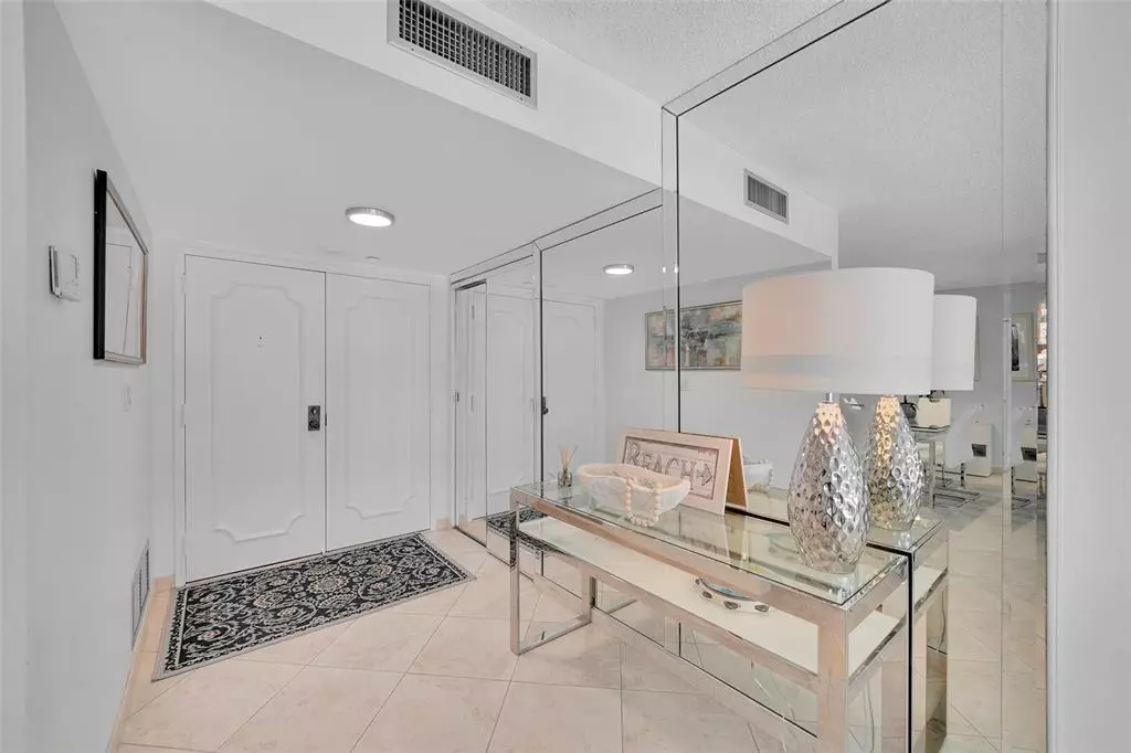 Fort Lauderdale, FL 33308,3410 Galt Ocean Dr #204N