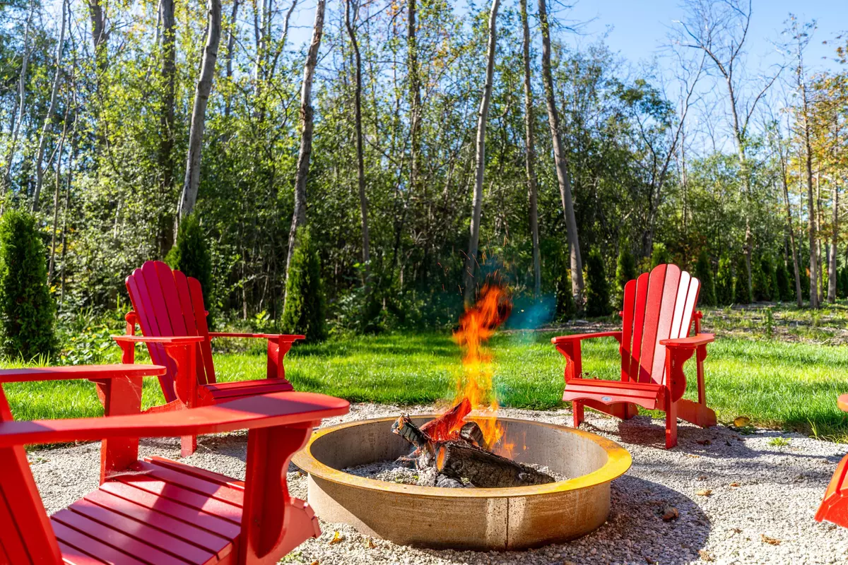 Collingwood, ON L9Y 3Z1,9746 Beachwood RD