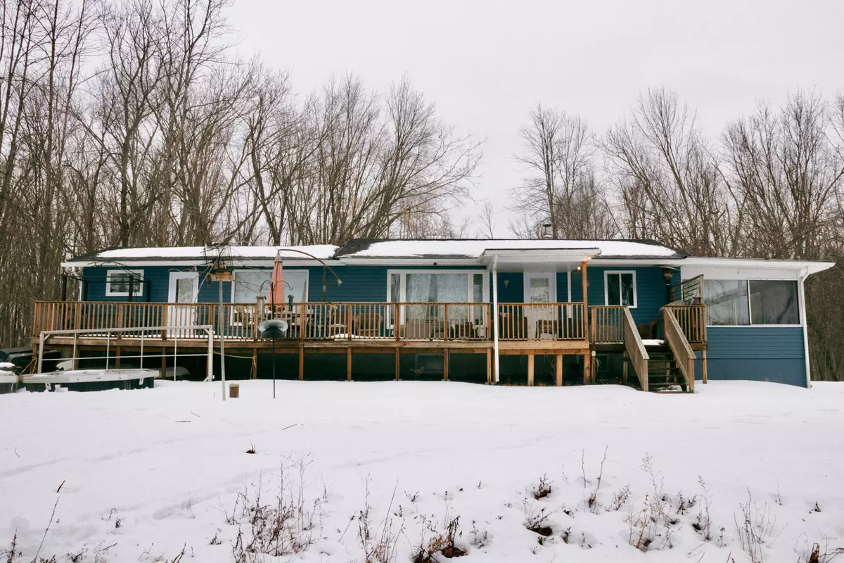 Belleville, ON K0K 2B0,105 Sanctuary LN