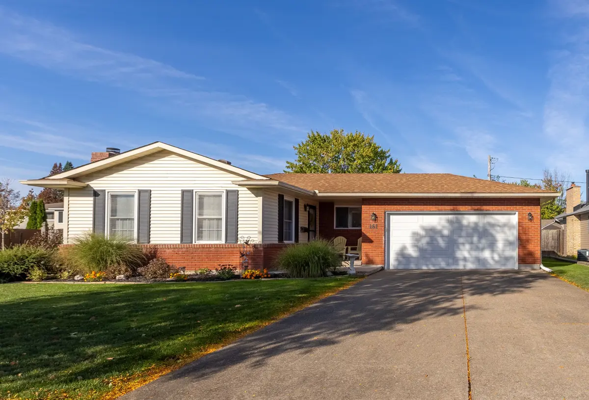 Welland, ON L3C 6Y7,161 Green Pointe DR