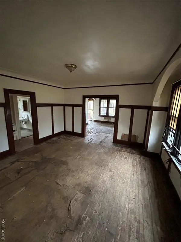 Detroit, MI 48205,11973 Strasburg ST