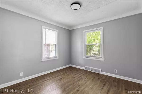 Detroit, MI 48224,11608 Duchess ST