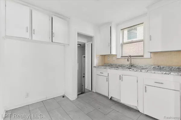 Detroit, MI 48224,11608 Duchess ST