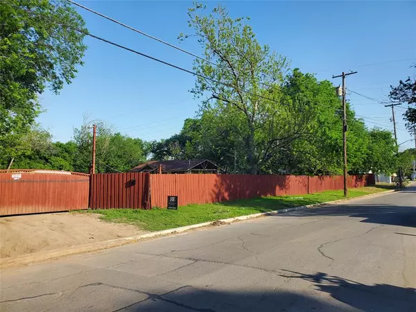 Fort Worth, TX 76103,825 S Hughes Avenue