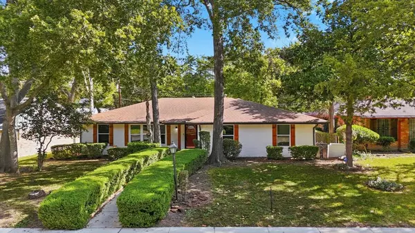 Dallas, TX 75232,5940 Hunters View Lane