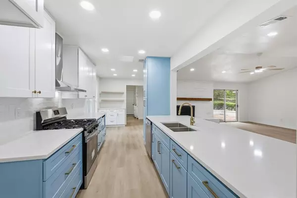 Dallas, TX 75232,5940 Hunters View Lane