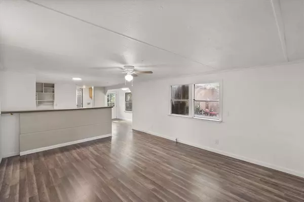 Granbury, TX 76048,1509 E Apache Trail