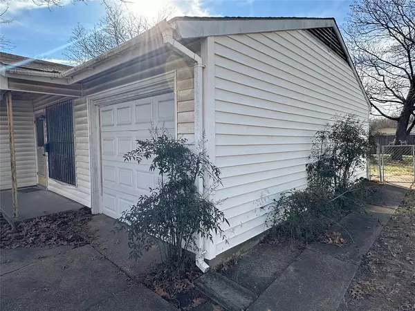 Dallas, TX 75217,609 Woodmont Drive