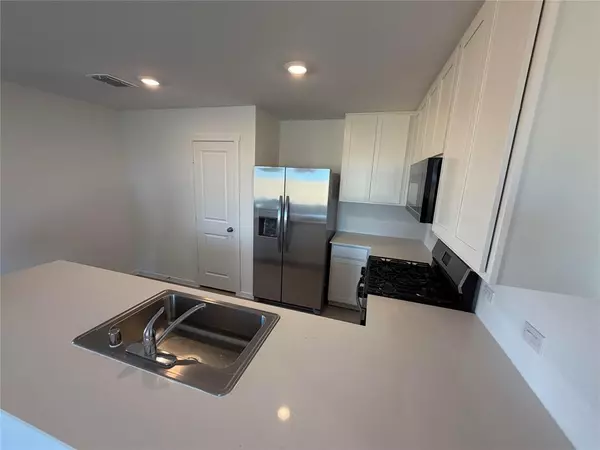 Fort Worth, TX 76052,1384 Amapola Drive