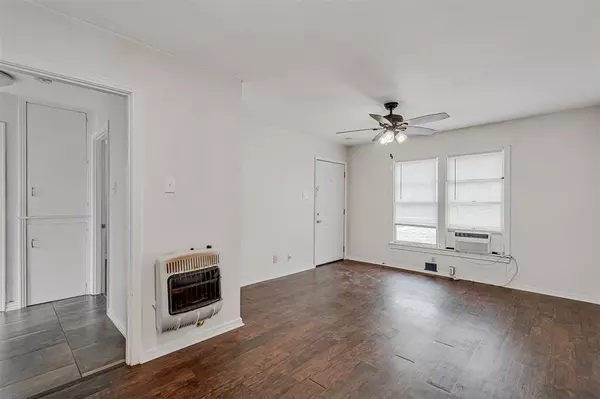 Arlington, TX 76011,206 E Rogers Street