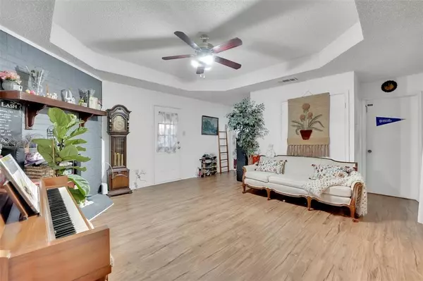 Arlington, TX 76017,5916 Tinsley Drive