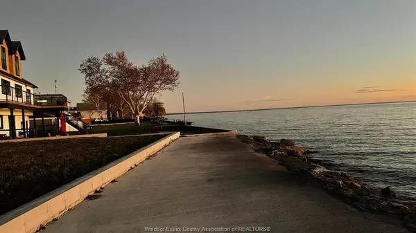 Leamington, ON N8H 5R1,200 Robson Rd Lot #1