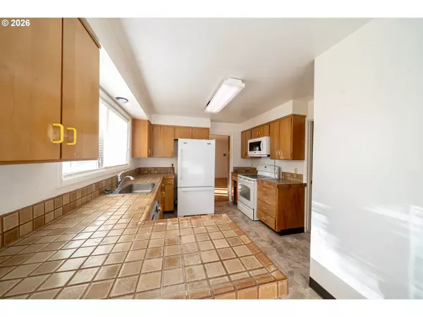 Lebanon, OR 97355,710 BINSHADLER ST