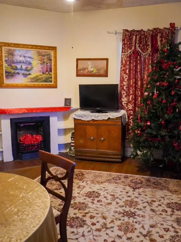 Radford, VA 24141,216 3rd ST