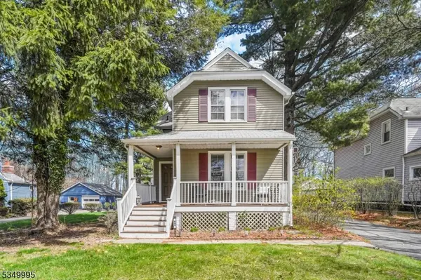 699 Riverview Dr, Totowa Boro, NJ 07512