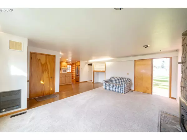 Mill City, OR 97360,1090 SE 3RD AVE