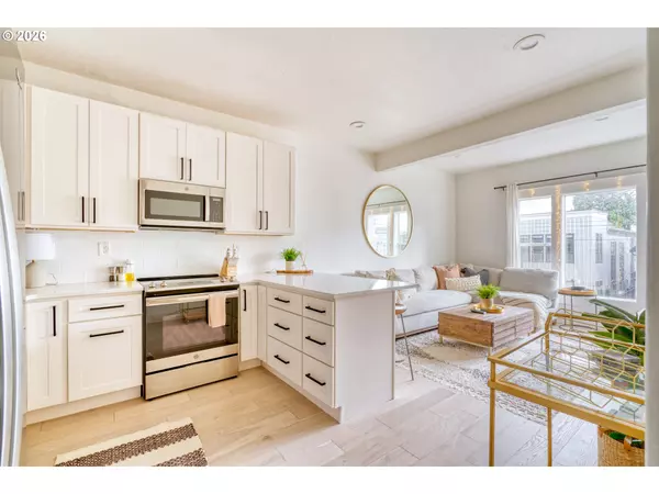 Portland, OR 97214,2008/2010 SE 11TH AVE