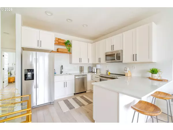 Portland, OR 97214,2008/2010 SE 11TH AVE