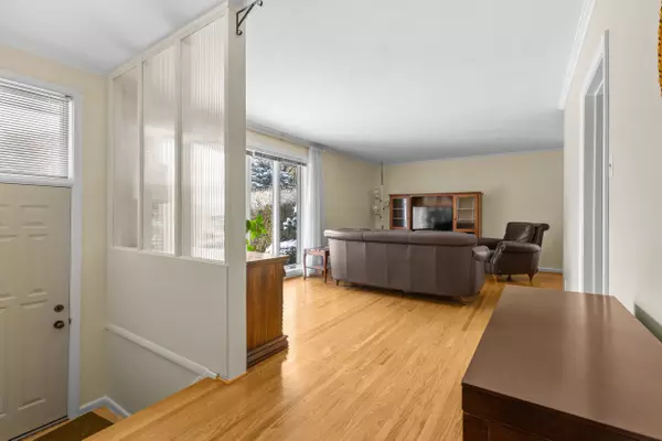 Toronto C13, ON M3B 1S7,11 Merredin PL