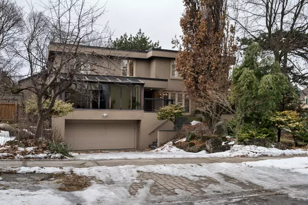 1 Chipstead RD, Toronto C13, ON M3B 3E5