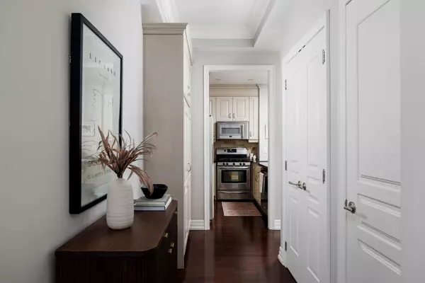 Toronto C12, ON M4G 0A2,21 Burkebrook PL #416