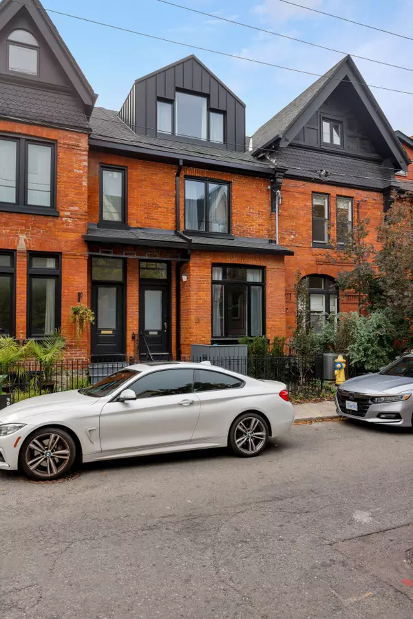 Toronto C02, ON M4V 1E5,23 Alcorn AVE