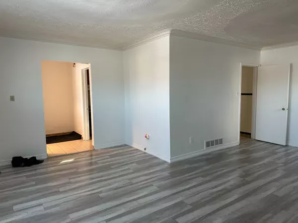 Toronto E04, ON M1R 3G5,26 Gooderham DR #Main