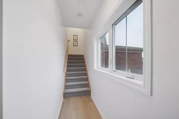 Oshawa, ON L1H 5S7,485 Beresford PATH #6