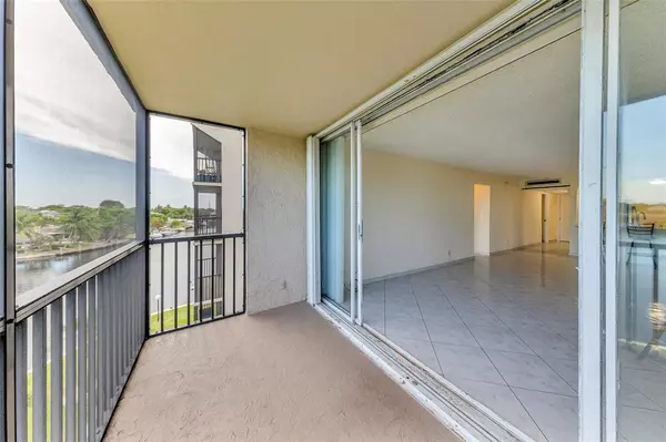 Boca Raton, FL 33432,7 Royal Palm Way #4080