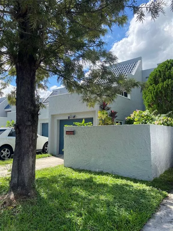 Fort Lauderdale, FL 33313,1833 NW 58 Ave ##30