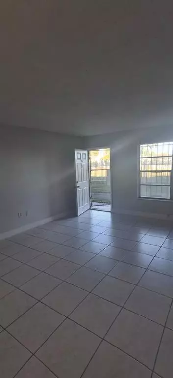 Miami, FL 33169,251 NW 177th St #105