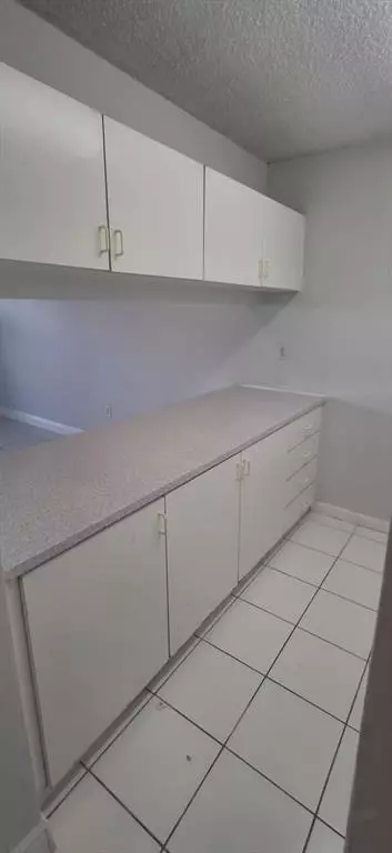 Miami, FL 33169,251 NW 177th St #105