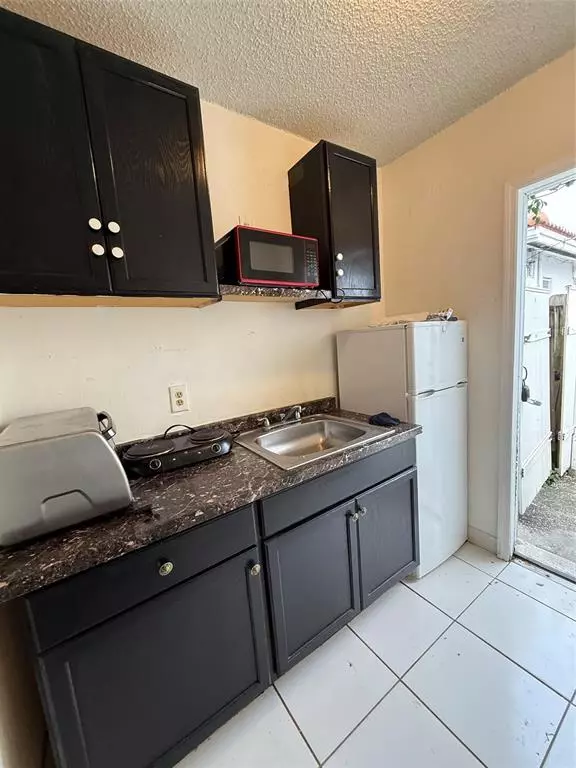 Hollywood, FL 33020,1822 CLEVELAND ST #4